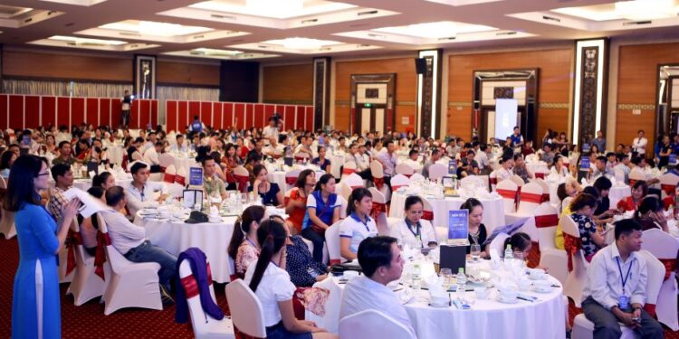 Hội nghị khách hàng thân thiết Việt Sing 2017