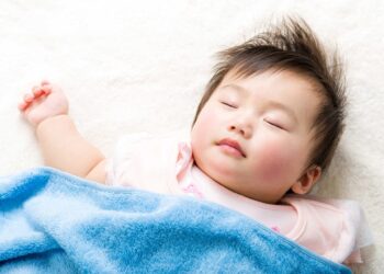 8 quy tắc giúp trẻ sơ sinh nằm điều hòa không lo bị ốm