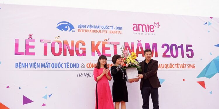 Tưng bừng kỷ niệm 1 năm thành lập Công ty Việt Sing