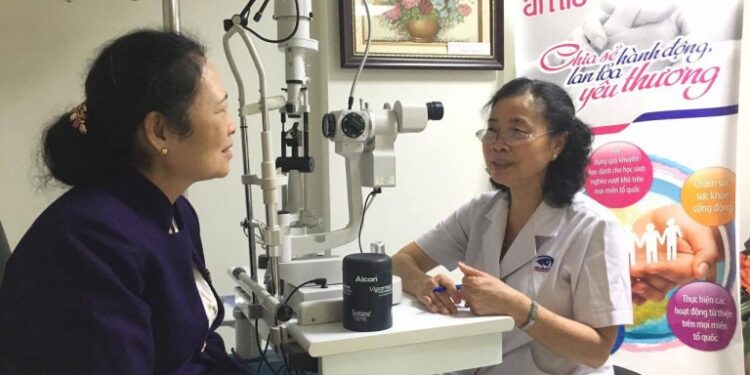 CLB Amie – Việt Sing và Bệnh viện Mắt quốc tế DND phẫu thuật mắt miễn phí cho 179 bệnh nhân